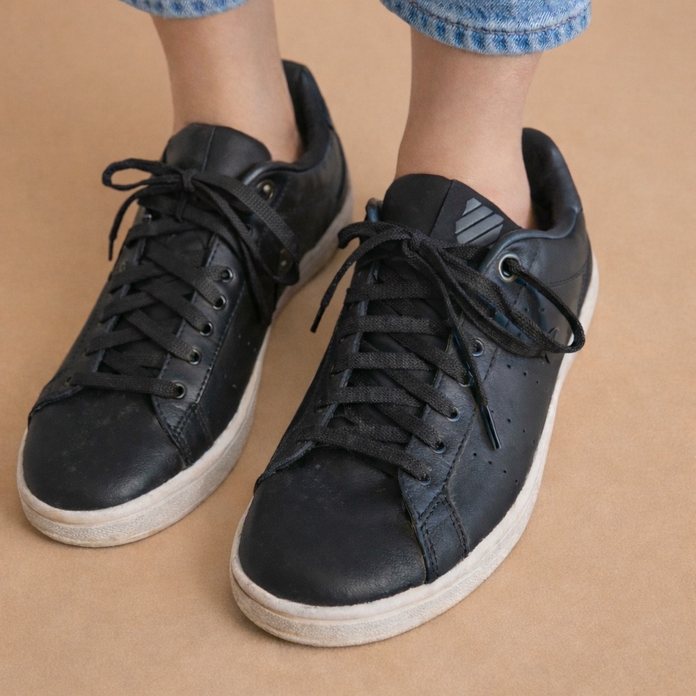 K-Swiss Women's Black Sneakers